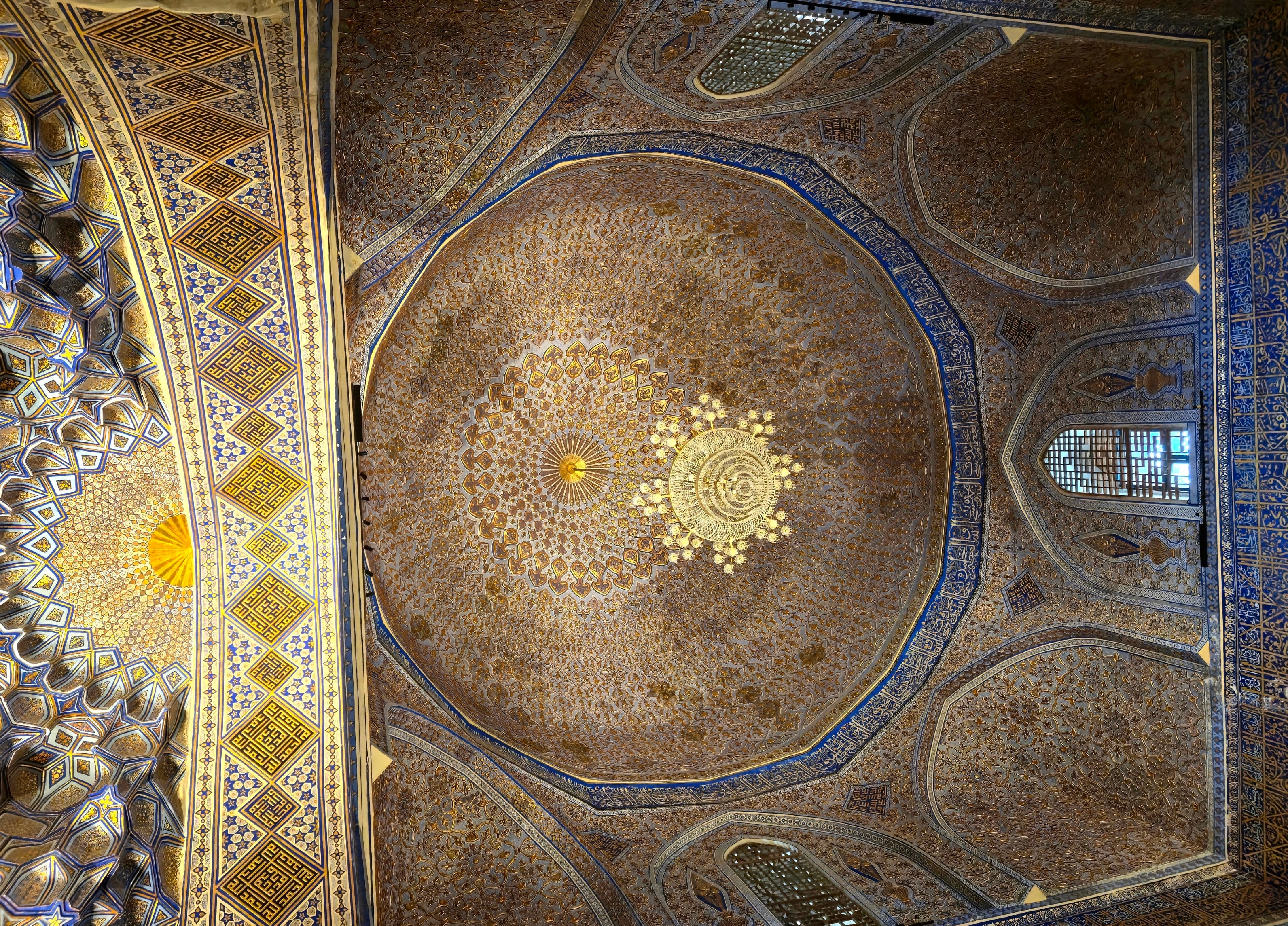uz_ceiling.jpeg